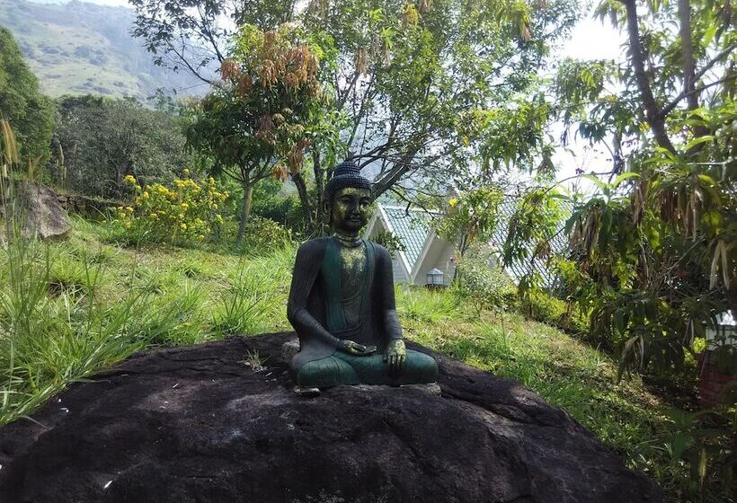 ホテル Ambady Estate