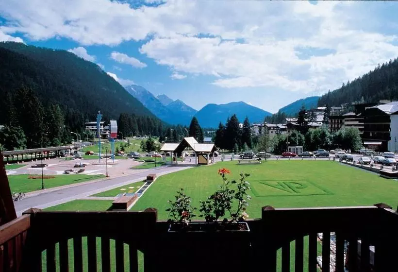 Отель Club Relais Des Alpes