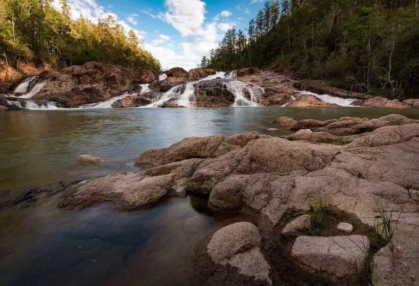 Отель Gaia Riverlodge