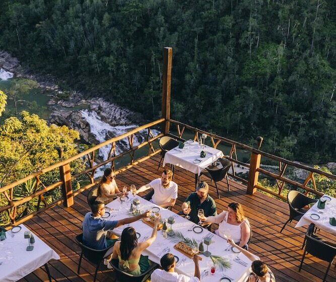 בית מלון כפרי Gaia Riverlodge