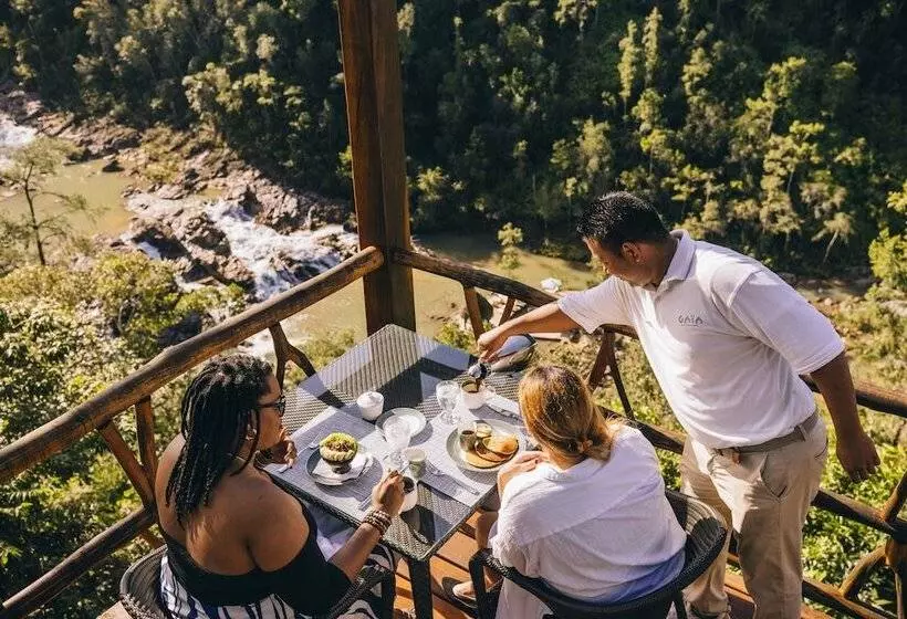 Отель Gaia Riverlodge