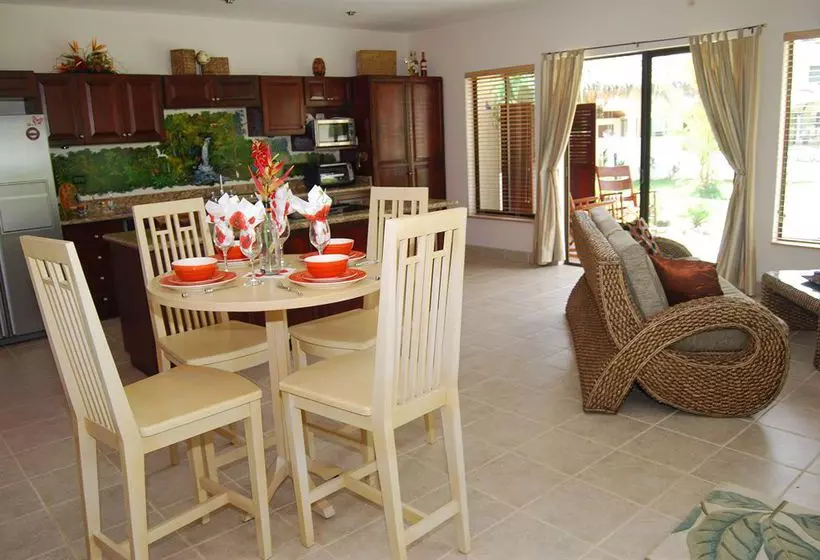 هتل Hacienda Pacifica