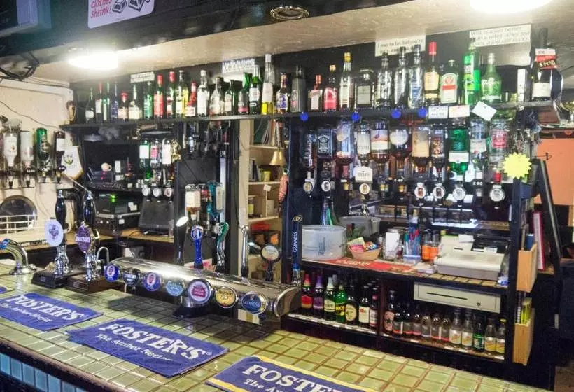 Отель Lamb Inn Ringwood Limited