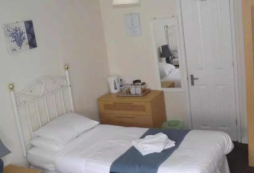 Отель Lamb Inn Ringwood Limited