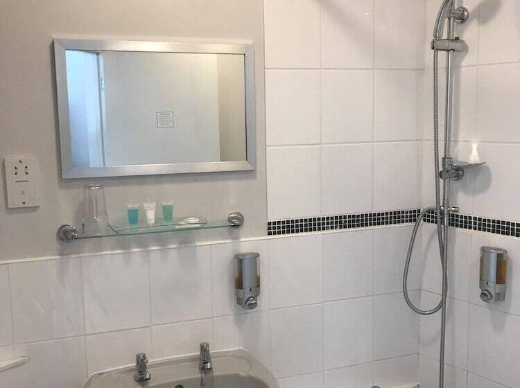 Отель The Wheatsheaf Inn