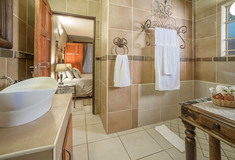 La Kruger Lifestyle Lodge   No Loadshedding