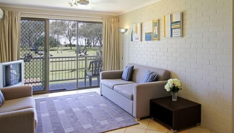 Main Beach Apartments