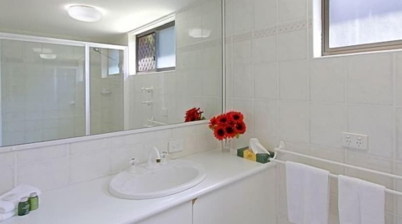 Main Beach Apartments