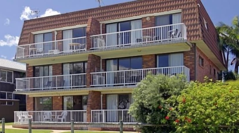 Main Beach Apartments