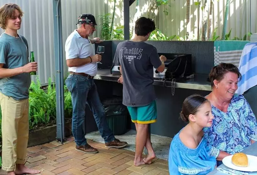 Montana Palms Resort