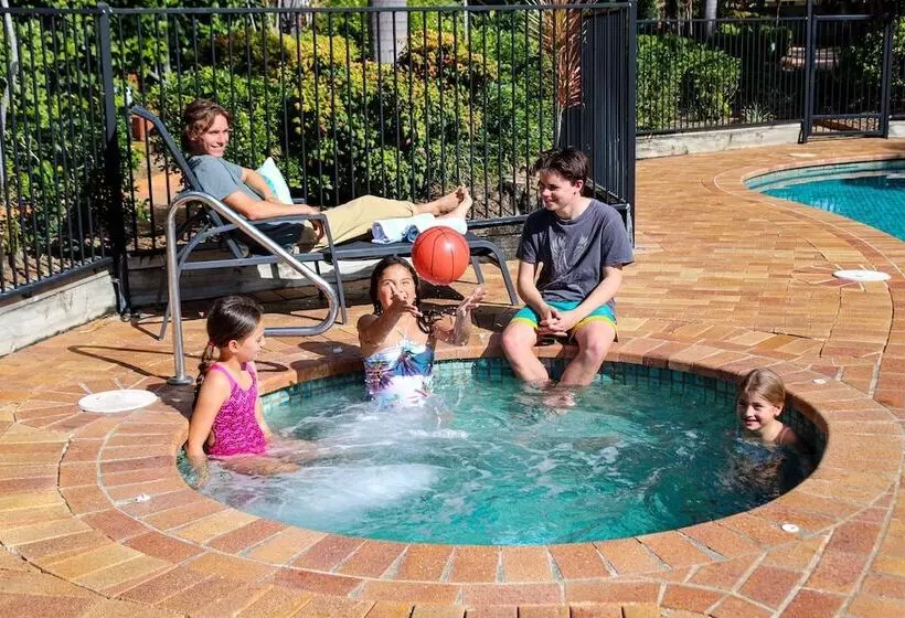 Montana Palms Resort