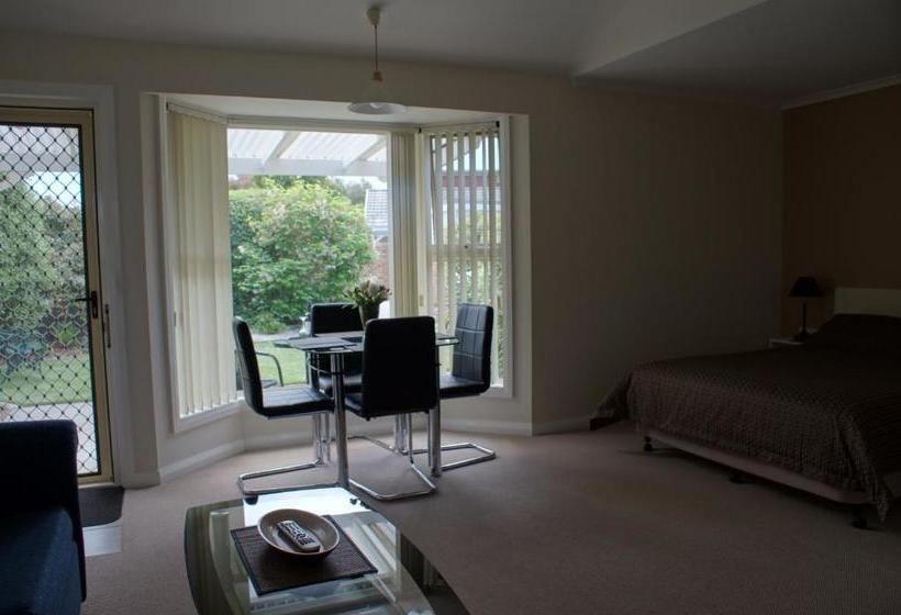 モーテル Shearwater Cottages