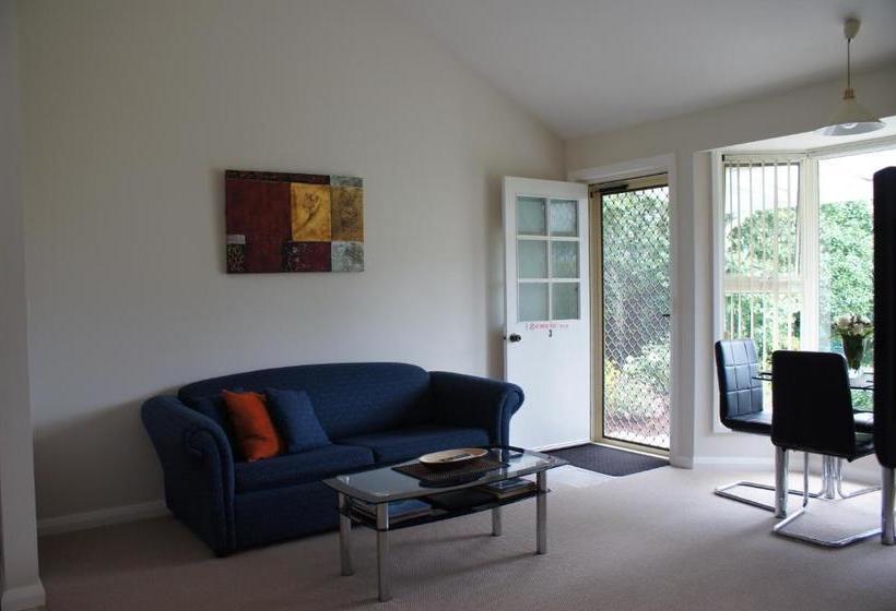 モーテル Shearwater Cottages