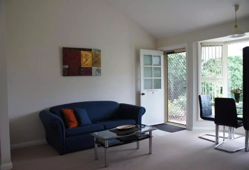 モーテル Shearwater Cottages