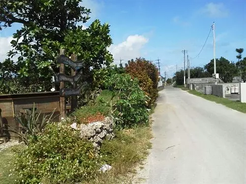 פנסיון Guest House Shiraho Friends House