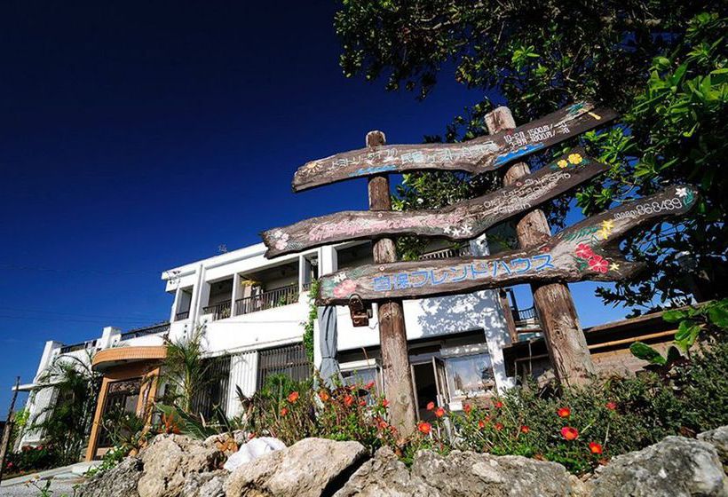 פנסיון Guest House Shiraho Friends House