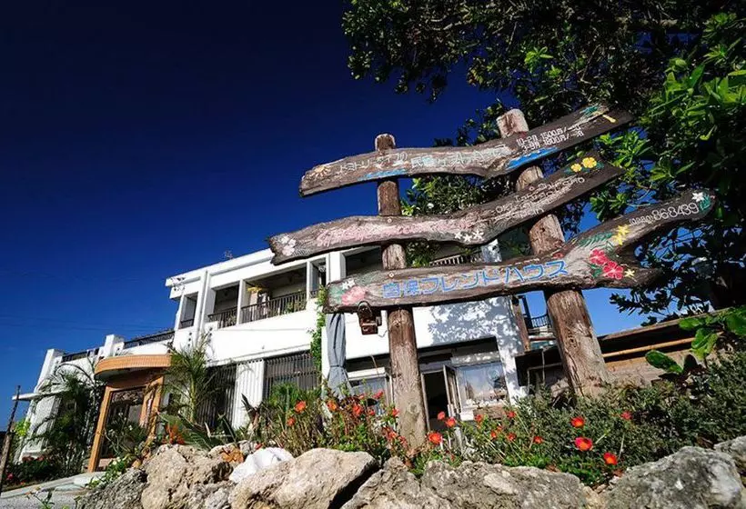 פנסיון Guest House Shiraho Friends House