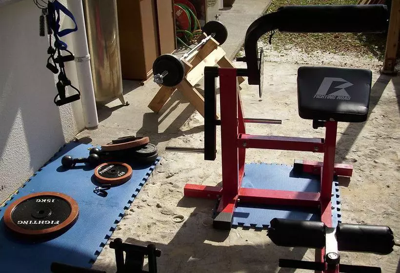 פנסיון Guest House Shiraho Friends House