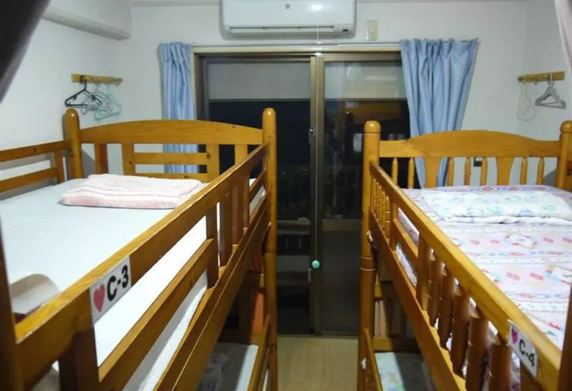 פנסיון Guest House Shiraho Friends House