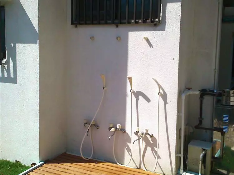 פנסיון Guest House Shiraho Friends House