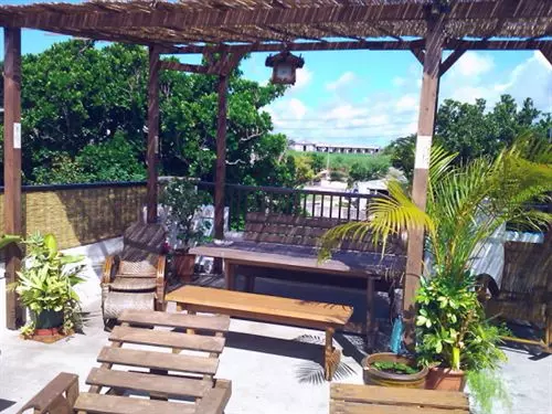 פנסיון Guest House Shiraho Friends House