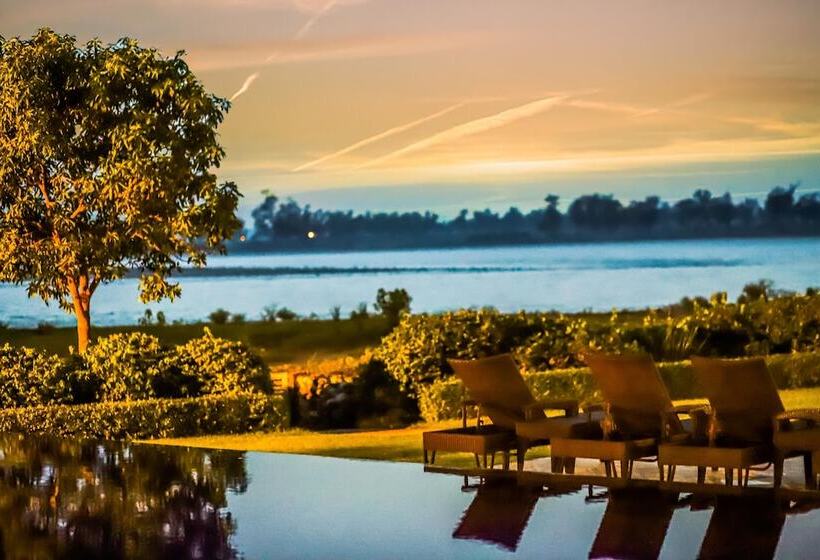 منتجع Amatra By The Ganges