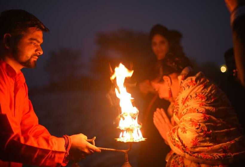 منتجع Amatra By The Ganges