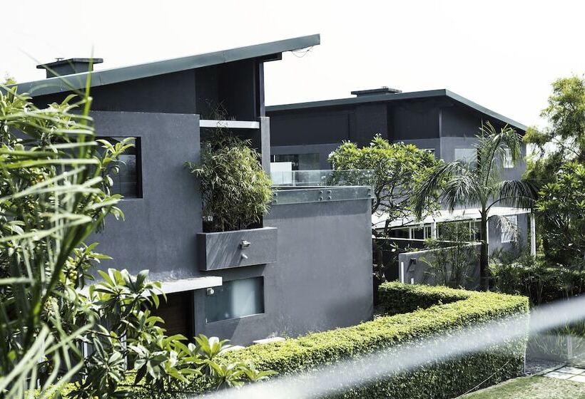 منتجع Amatra By The Ganges