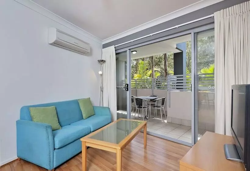 Shoal Bay Beachclub Apartments