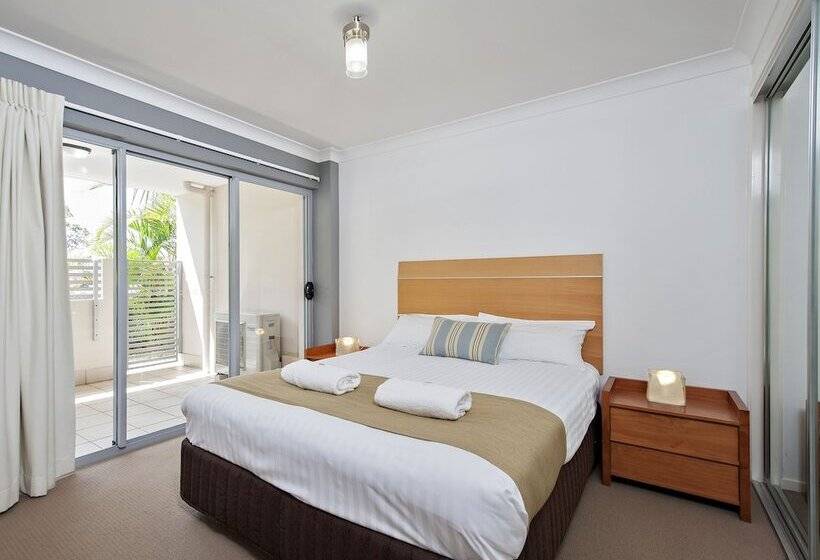 Shoal Bay Beachclub Apartments