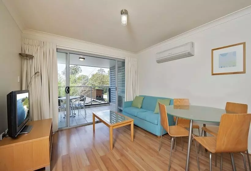 Shoal Bay Beachclub Apartments