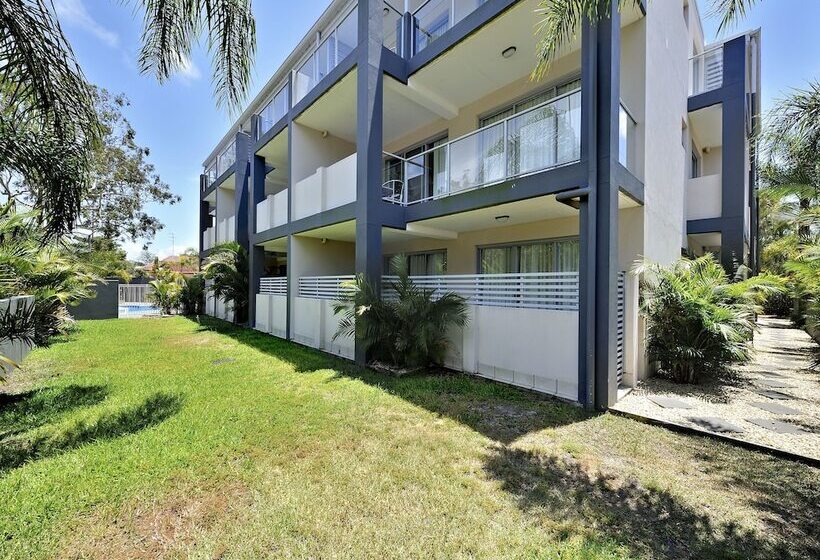 Shoal Bay Beachclub Apartments