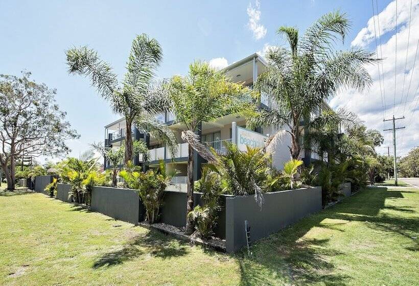 Shoal Bay Beachclub Apartments