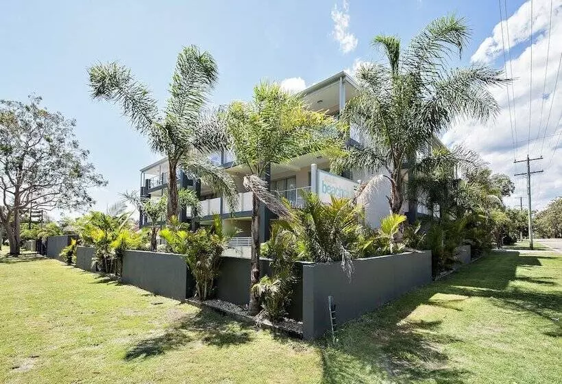 Shoal Bay Beachclub Apartments