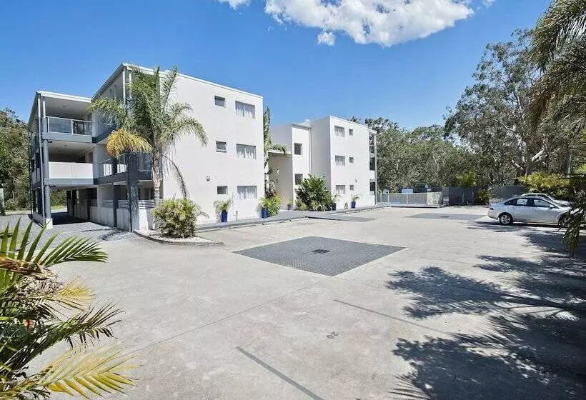 Shoal Bay Beachclub Apartments