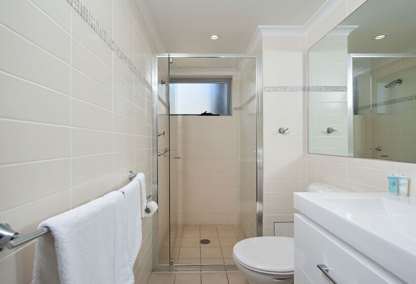 Shoal Bay Beachclub Apartments