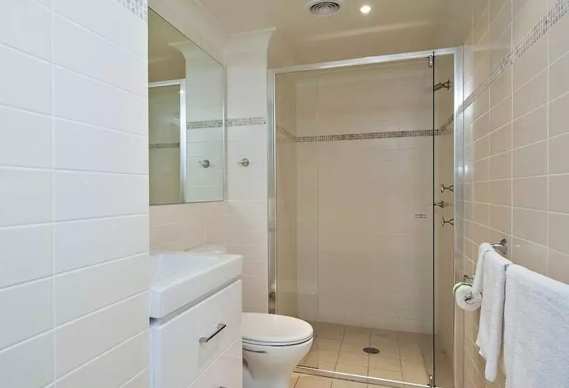 Shoal Bay Beachclub Apartments