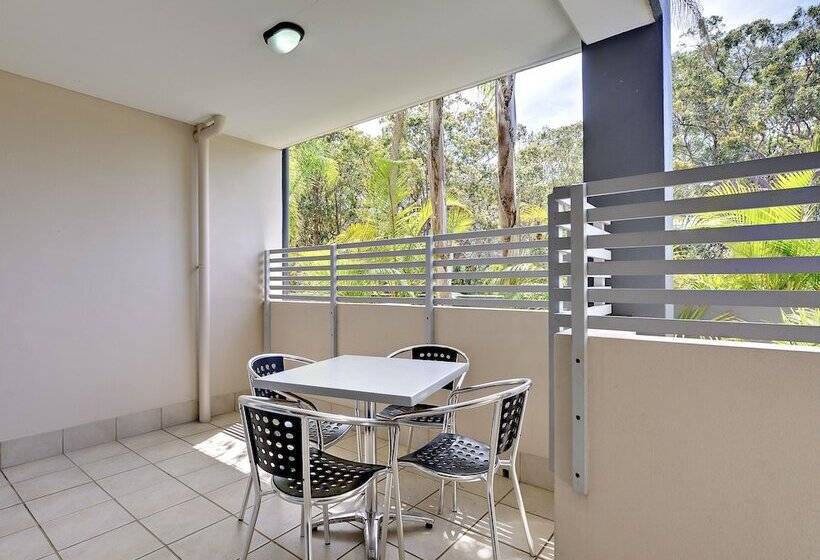 Shoal Bay Beachclub Apartments