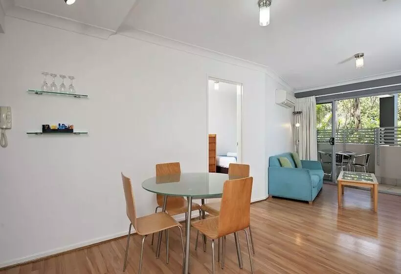 Shoal Bay Beachclub Apartments