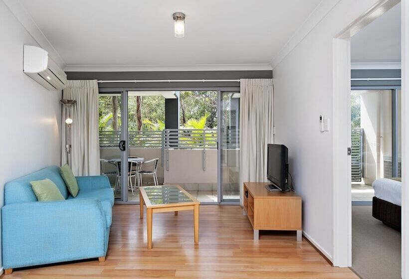 Shoal Bay Beachclub Apartments