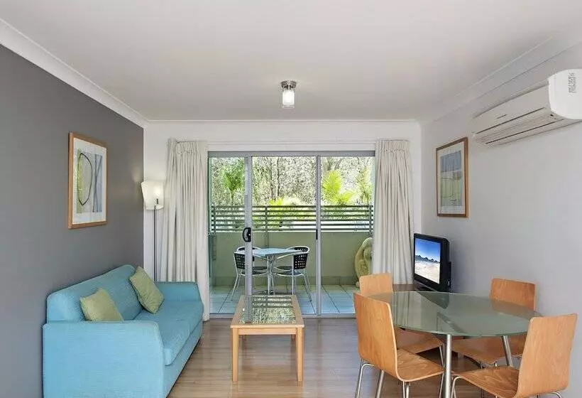 Shoal Bay Beachclub Apartments