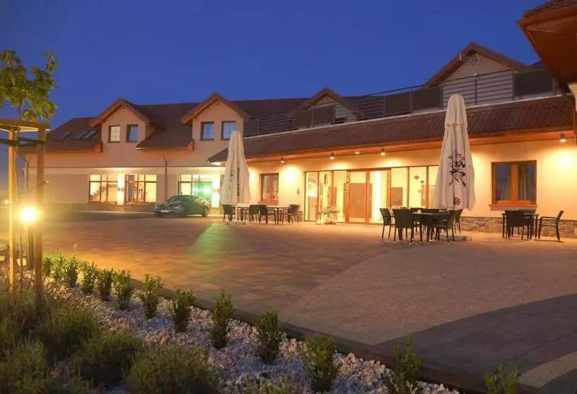 ユースホステル Malinowy Dwór Wieluń