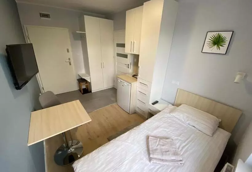 ユースホステル Pokoje Noclegi Brzozowski