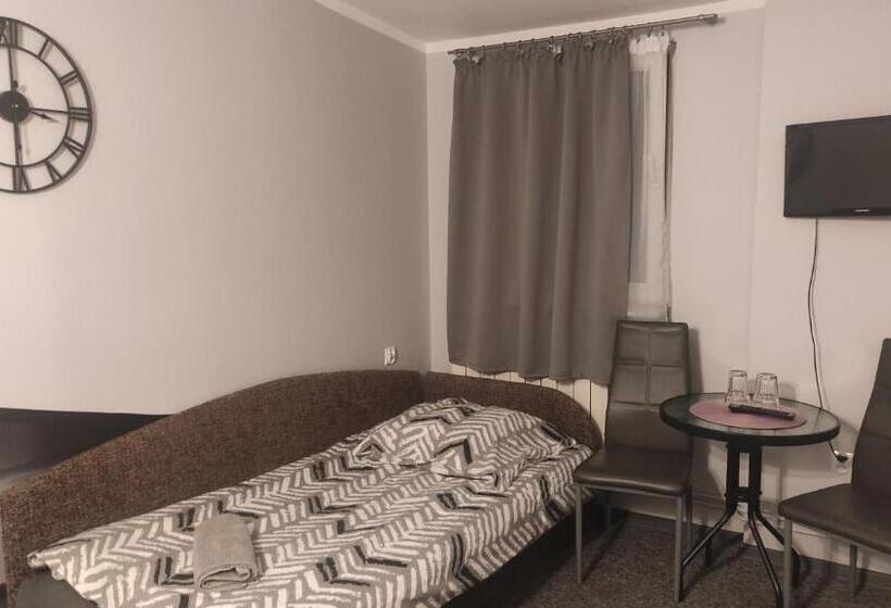 호스텔 Zajazd Pod Lwem