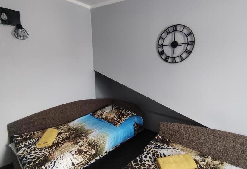 호스텔 Zajazd Pod Lwem