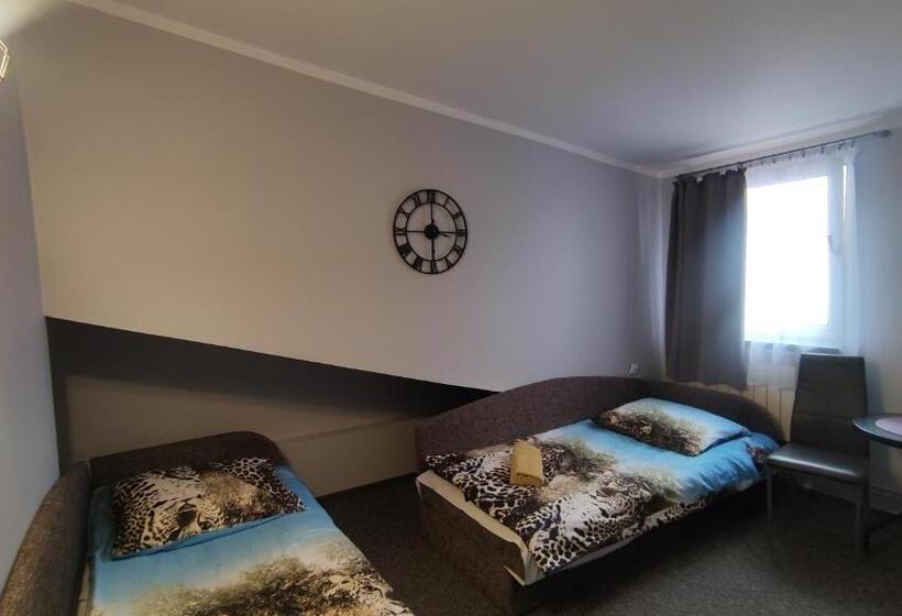 호스텔 Zajazd Pod Lwem