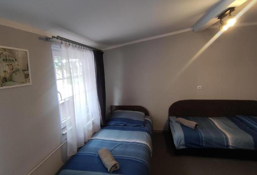 호스텔 Zajazd Pod Lwem