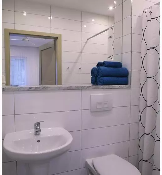 ベッドアンドブレックファースト Helios