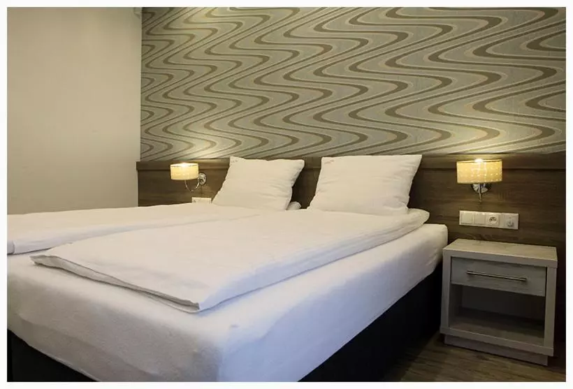 ベッドアンドブレックファースト Helios