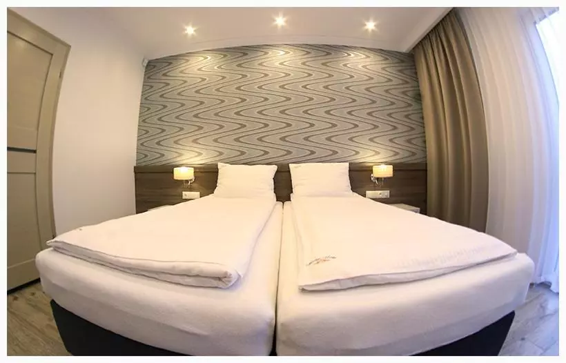 ベッドアンドブレックファースト Helios